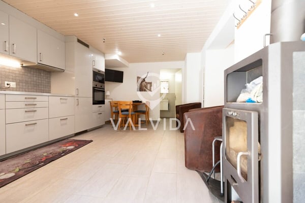 Exklusiv: Komplett renoviertes Haus mit zwei Wohnungen in der Gemeinde Varen 2