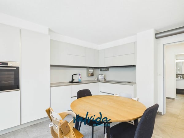 Stilvoll modernisiertes Maisonette-Reihenhaus in Niedergesteln 2