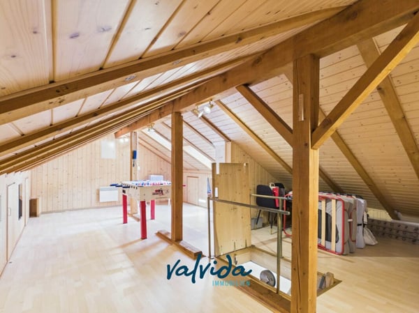 Stilvoll modernisiertes Maisonette-Reihenhaus in Niedergesteln 11