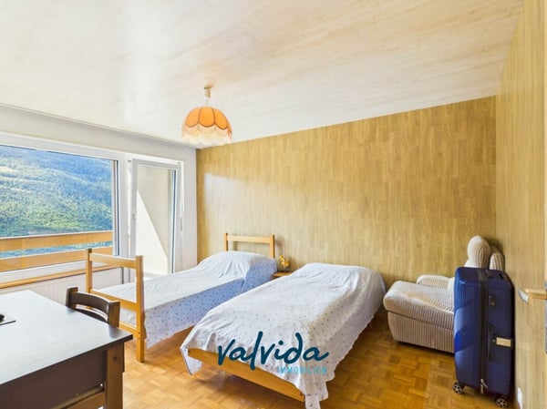 Sonnige Wohnlage mit spektakulärer Aussicht - Einfamilienhaus in Hohtenn 10