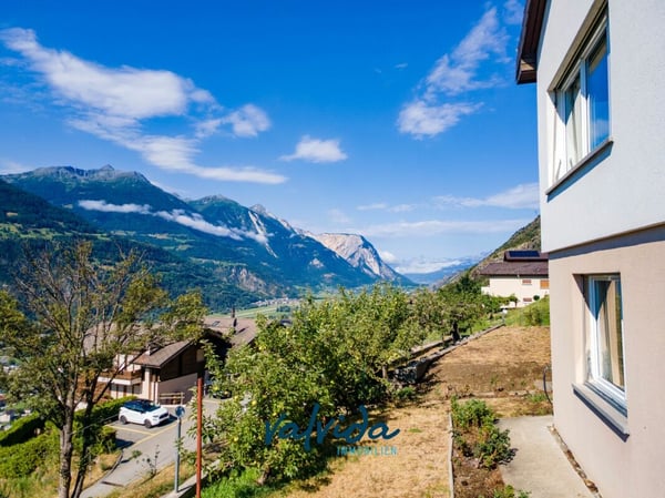 Sonnige Wohnlage mit spektakulärer Aussicht - Einfamilienhaus in Hohtenn 16