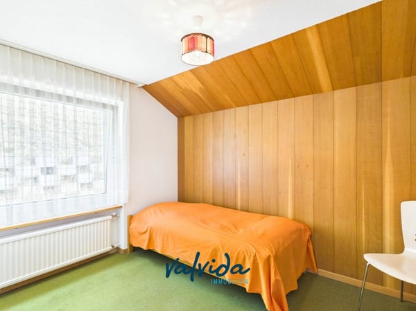 Sonnige Wohnlage mit spektakulärer Aussicht - Einfamilienhaus in Hohtenn 11