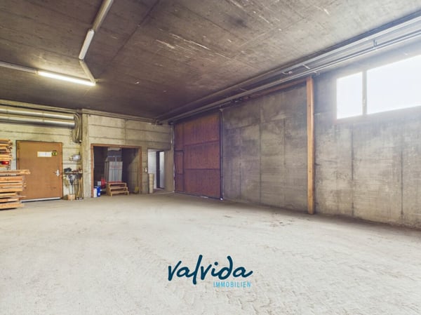 Vielseitig nutzbare Gewerbeliegenschaft mit grosszügigen Flächen und viel Umschwung 8