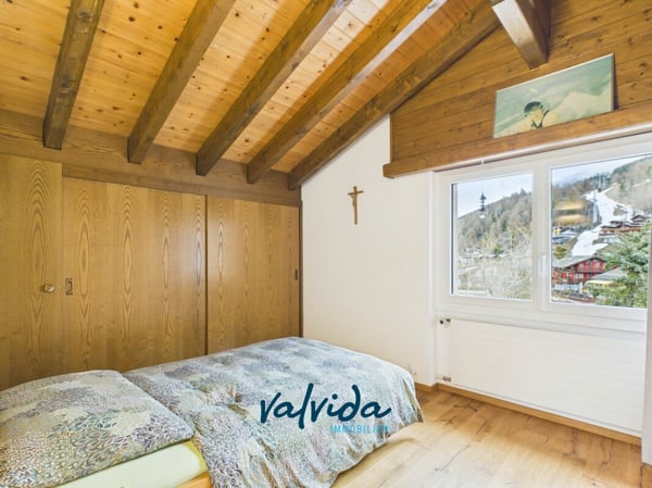 Dachwohnung im Herzen von Grächen 6