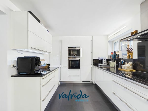 Ein Raumwunder der Extraklasse - hochwertig saniertes 5.5-Zimmer-Reihenhaus in Gampel 2
