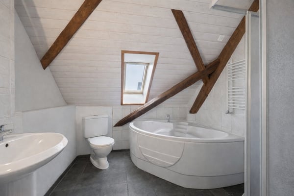Bauernhaus mit vier Wohnungen in der Weilerzone 12