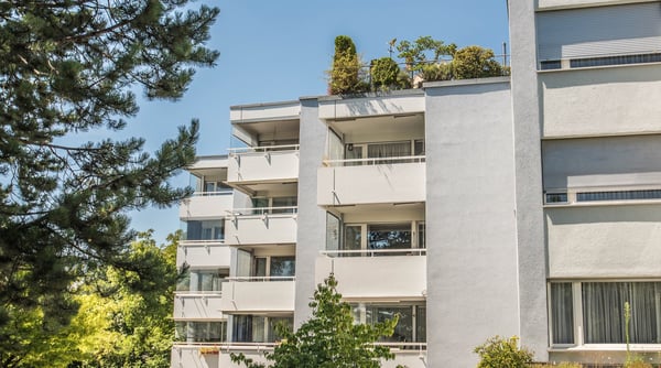Einzigartige 3.5-Zimmerwohnung mit Aussenparkplatz 1