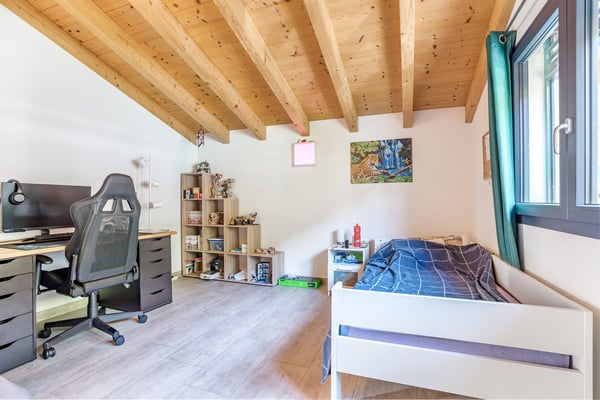 Dans les hauts de la Fusion : propriété rénovée de 450 m² avec surfaces habitables et commerciales 13