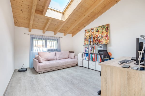 Dans les hauts de la Fusion : propriété rénovée de 450 m² avec surfaces habitables et commerciales 14