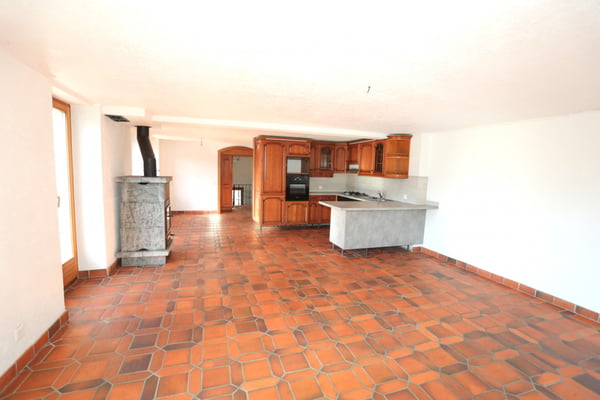 Maison de 2 appartements 3,5 pièces + 1 studio, Grand potentiel ! 9