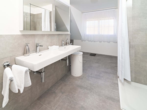 Möblierte 5.5-Zimmer Ferien- u. Businesswohnung auf Zeit 11