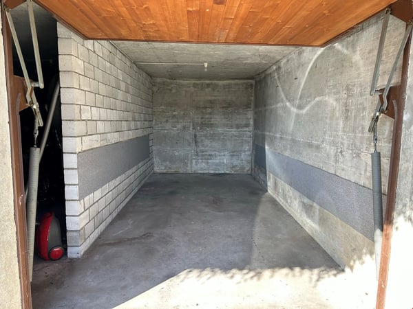 Modernisierte und grosszügige 4.5 Zimmer Dachwohnung an ruhiger Lage 12