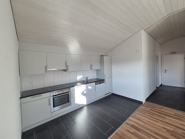Charmante 2-Zimmer-Dachgeschosswohnung mit Balkon in Steinach 3