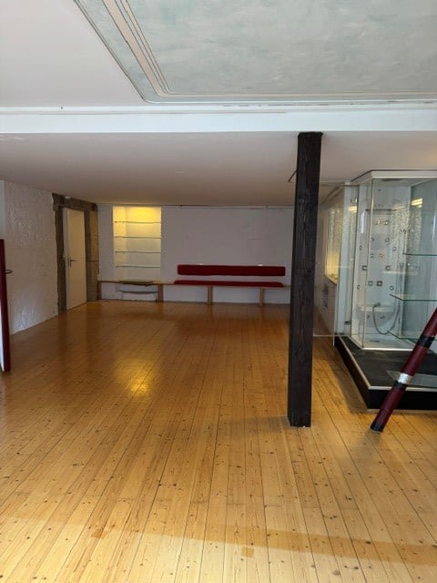 Vielseitig nutzbarer Gewerberaum / Atelier an zentraler Lage in Bern 3
