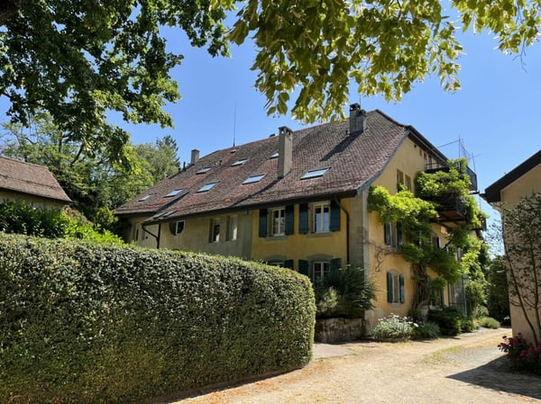 Superbe logement avec cachet et vue dégagée 1