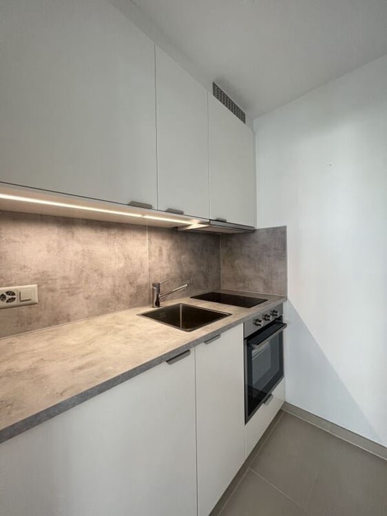 LOCARNO | MONOLOCALE IN POSIZIONE STRATEGICA 4