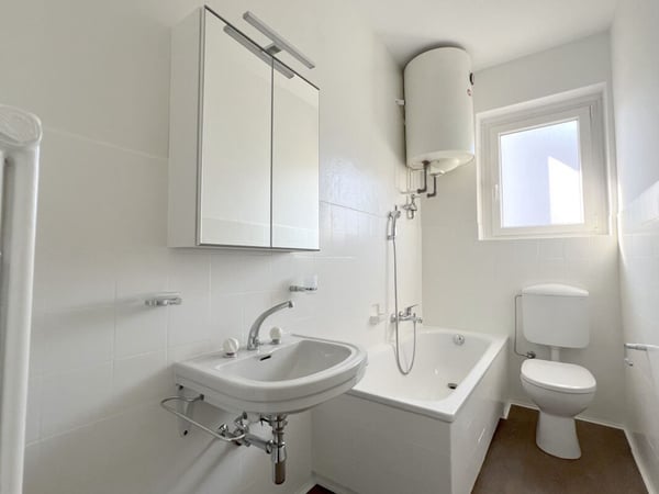 CHIASSO| COMODO TRILOCALE 8