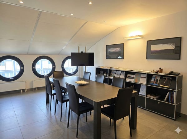 Centro - Stanza di ufficio per 4 persone con grande sala riunioni 3