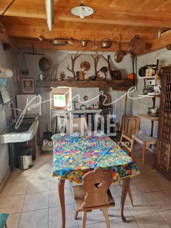 CHARMANTE 5.0 WOHNUNG IN RUSTIKALEM ZWEIFAMILIENHAUS MIT GROTTINO UND PANORAMAGARTEN 10