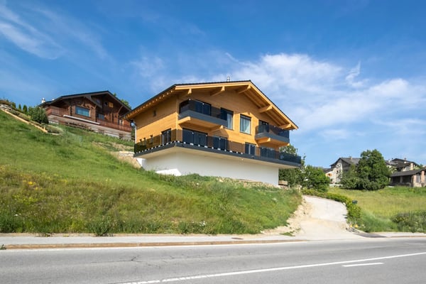 Chalet moderne de 1.5 pièces avec ascenseur, vue panoramique et finitions haut de gamme à  Lens / Crans-Montana 1