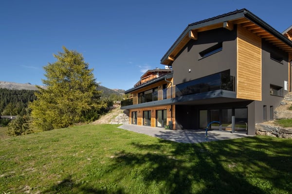Chalet d'exception 5.5 pièces à Crans-Montana ? Vue imprenable et jacuzzi 2
