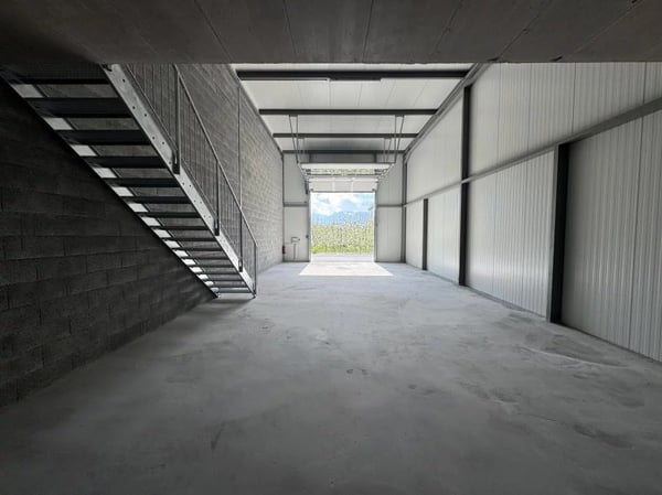 Derniers lots disponibles ? À proximité immédiate de l'A9 et de la zone industrielle de Saxon! 2