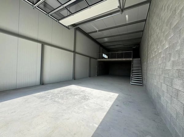 Derniers lots disponibles ? À proximité immédiate de l'A9 et de la zone industrielle de Saxon! 10
