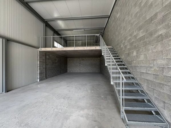 Derniers lots disponibles ? À proximité immédiate de l'A9 et de la zone industrielle de Saxon! 3