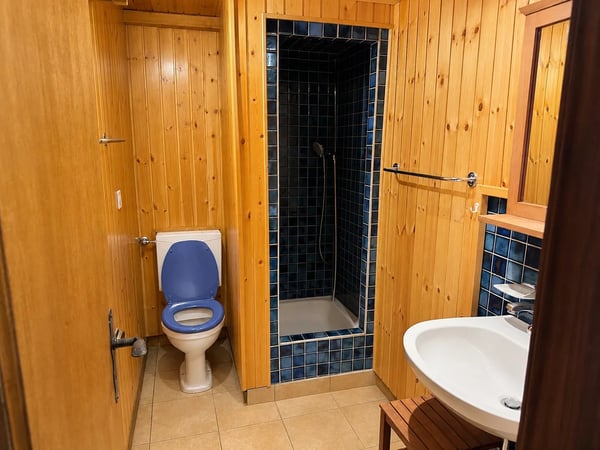 Grand studio en rez-de-jardin au coeur de Crans-Montana 12