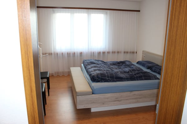 preiswerte 3,5-Zimmer-Wohnung inbegriffen Parkplatz in Einstellhalle 8