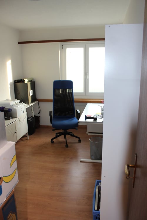 preiswerte 3,5-Zimmer-Wohnung inbegriffen Parkplatz in Einstellhalle 9