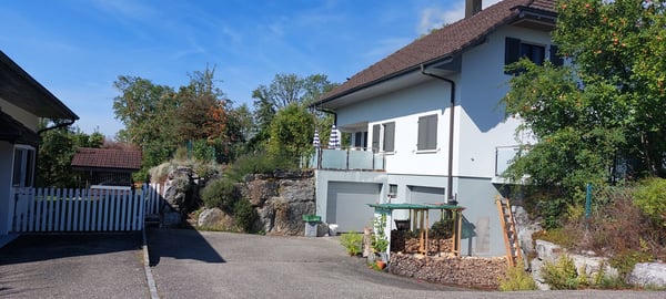 Charmantes 5.5-Zimmer-Haus mit schönem Garten in Niederwil bei Riedholz 2