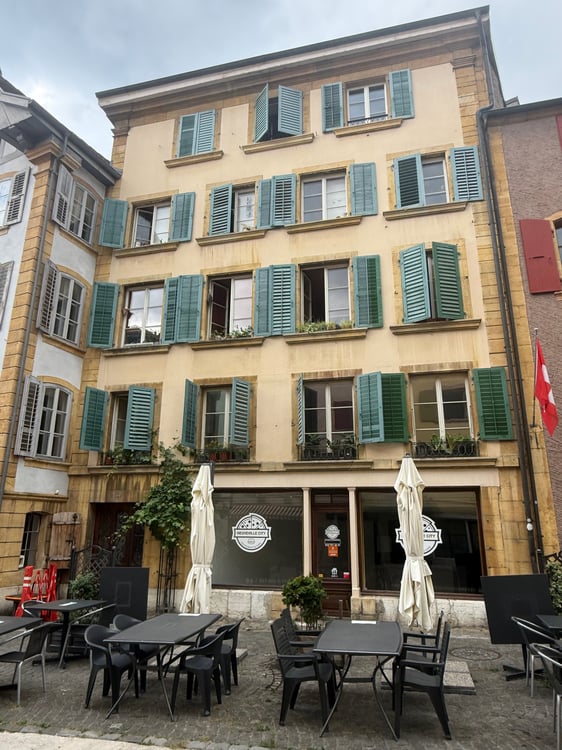 Immeuble avec cachet dans vieille ville – 4 appartements, 17.5 pièces 2