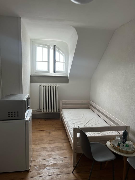 Neuchâtel - Chambres d'étudiants proche lac et Maladière 1