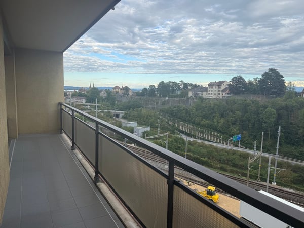 Charmantes 2-Zimmer-Wohnung mit Balkon in Neuchâtel 7