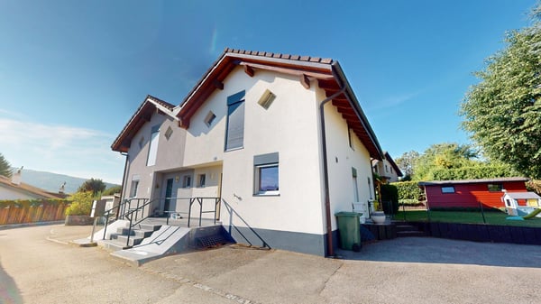 Maison jumelée de 5.5 pièces à Fontaines dans quartier résidentiel