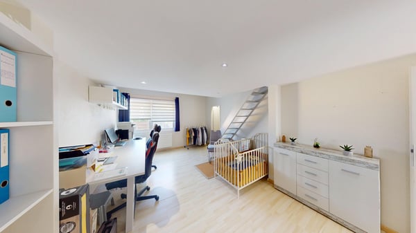 Maison individuelle lumineuse de 4.5 pièces sur un niveau à Fontaines NE 8