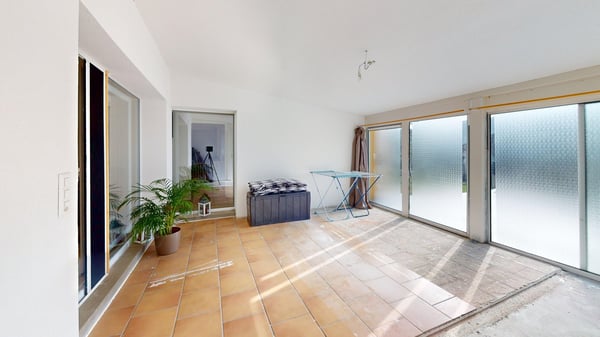 Maison individuelle lumineuse de 4.5 pièces sur un niveau à Fontaines NE 10