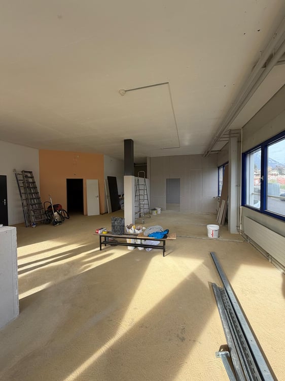 Moderne Gewerbe- / Bürofläche im Erdgeschoss in repräsentativem Geschäftshaus in Langendorf 3