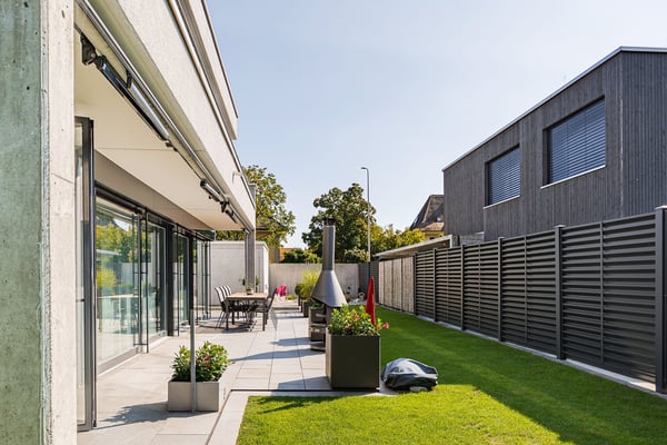 Modernes Einfamilienhaus mit Pool in Solothurn 2