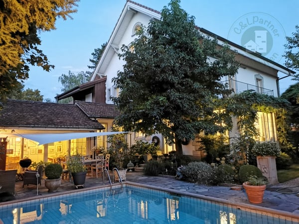 Fantastisches Herrschaftshaus mit Wohnungen und Gewerbe