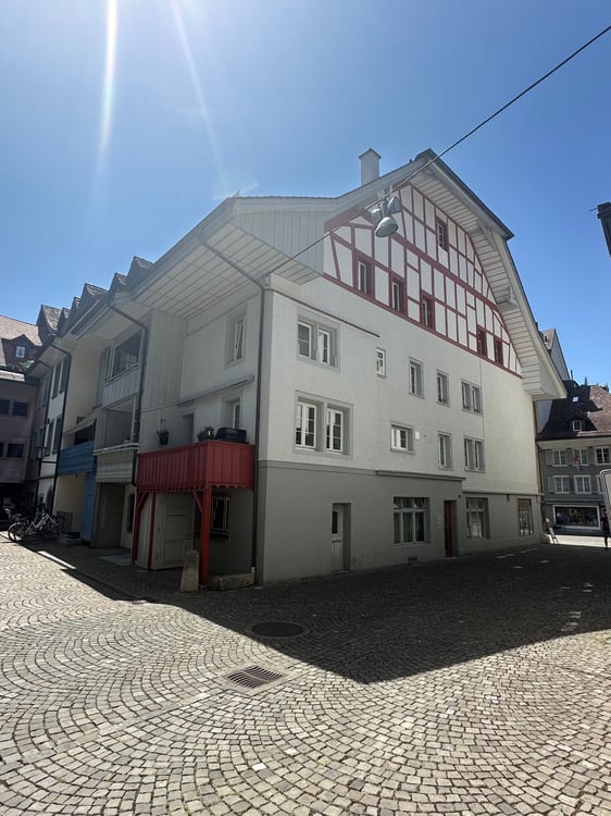 Charmante 5-Zimmer-Maisonette-Wohnung in der Altstadt von Zofingen 1