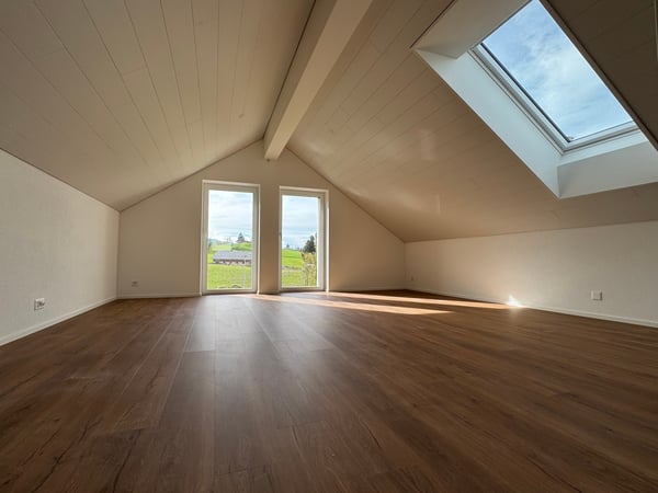 Erstvermietung: Exklusiv saniertes EFH mit Lift und Charme 24