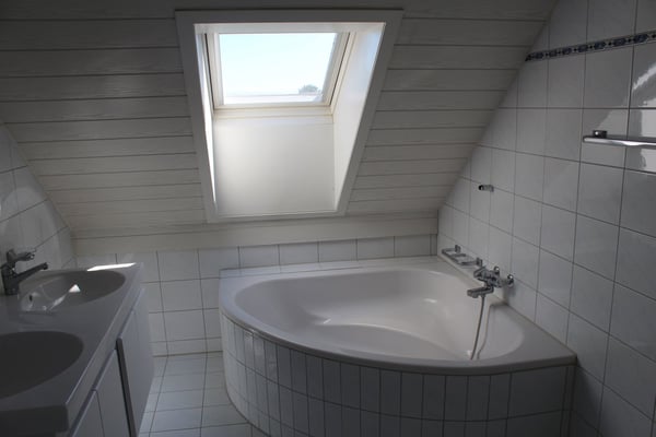 Grosse 4½ Zimmer Dachmaisonette, teilrenoviert mit neuer Küche 5