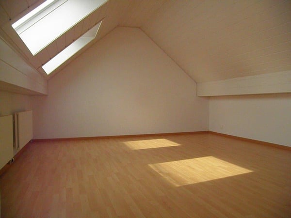 Grosse 4½ Zimmer Dachmaisonette, teilrenoviert mit neuer Küche 11