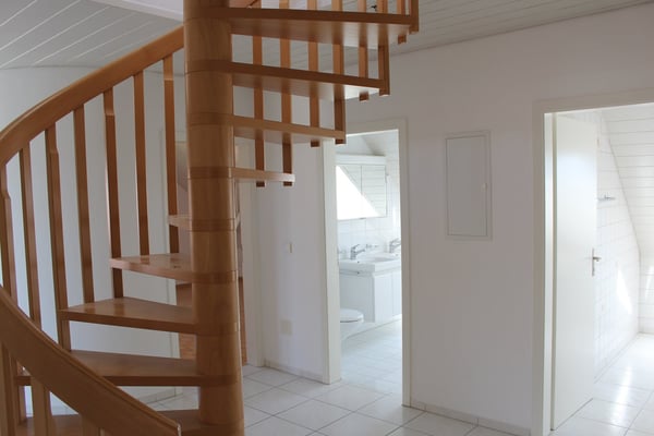 Grosse 4½ Zimmer Dachmaisonette, teilrenoviert mit neuer Küche 8