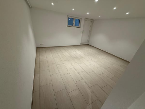 Charmante 2.5-Zimmer-Maisonette-Wohnung mit Kamin und Wintergarten in Laufenburg 6