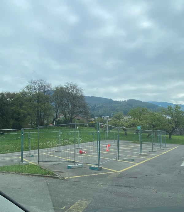 A LOUER 2 zones places de parc Blonay 1