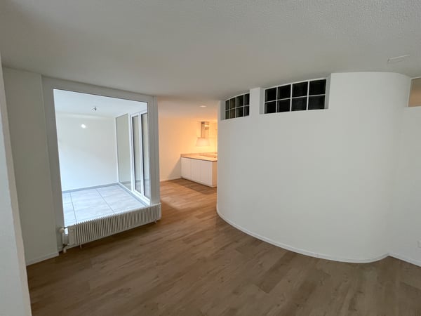 Sanierte 3.5-Zi-Whg mit Terrasse und Balkon 10