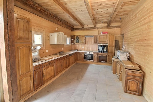 Dans corps de ferme: Grand appartement à finir de rénover 1